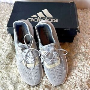 Adidas Women's Mavia Minimalist‎ Running Shoe  8.5